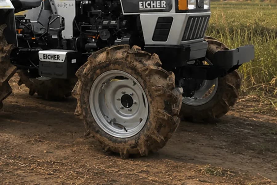 Eicher 551 4WD Front Wheel View
