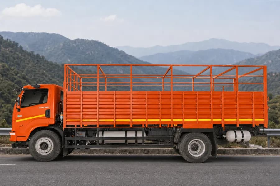 Eicher PRO 2119 CNG Left Side View