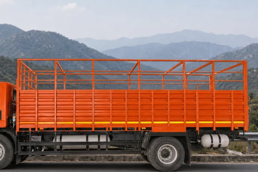 Eicher PRO 2119 CNG Load Body View