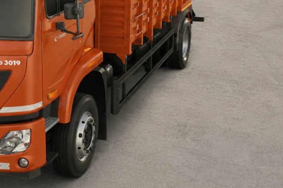 Eicher Pro 3019 Left Side View