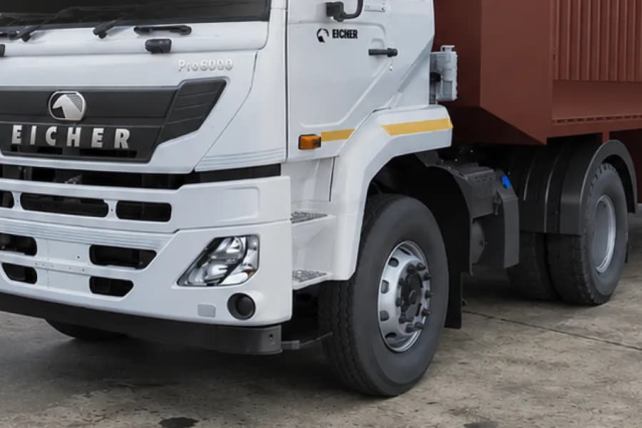 Eicher Pro 6040 Foot Step View