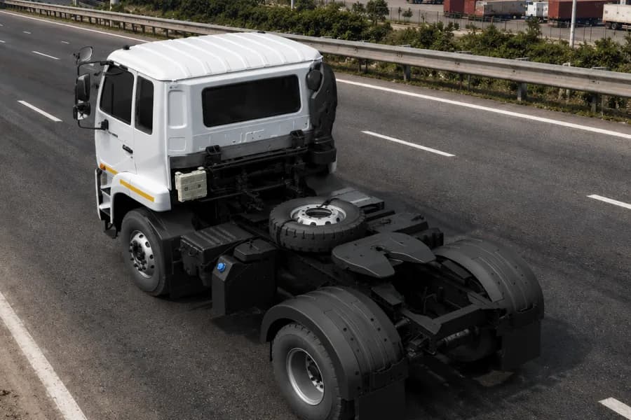 Eicher Pro 6046 Horse View