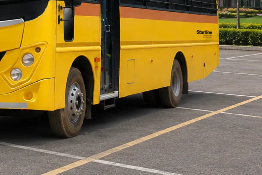 Eicher Starline Next 2050C School Bus Front & Rear Wheels View