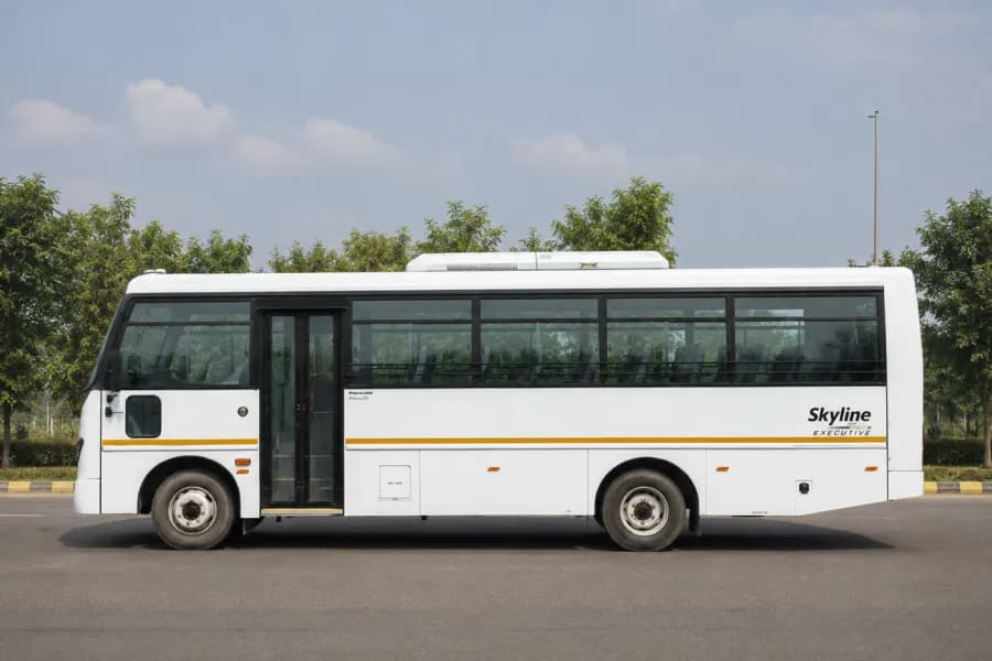 Eicher Starline Next 2070E Staff Bus Left Side View