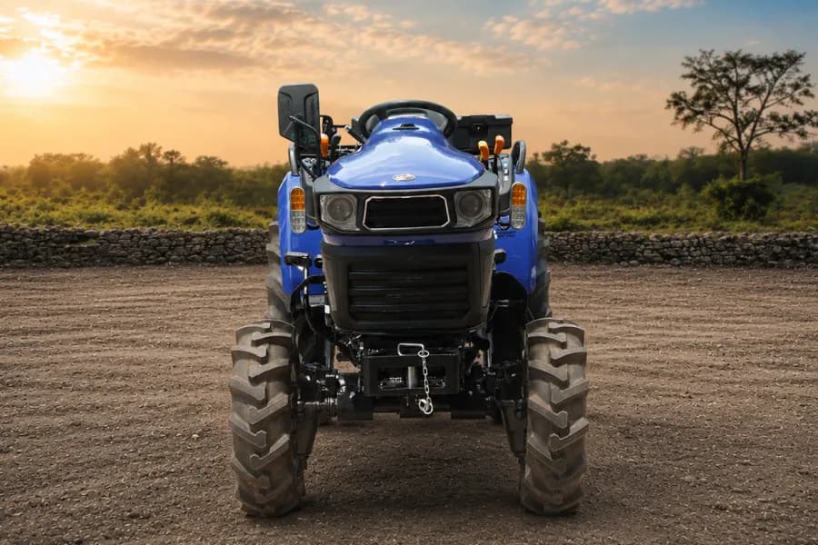 Farmtrac 35 Atom Front View