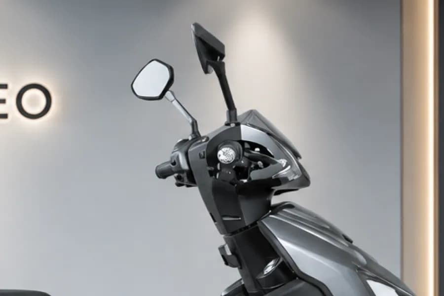 Hop Leo Handle and Mirror View