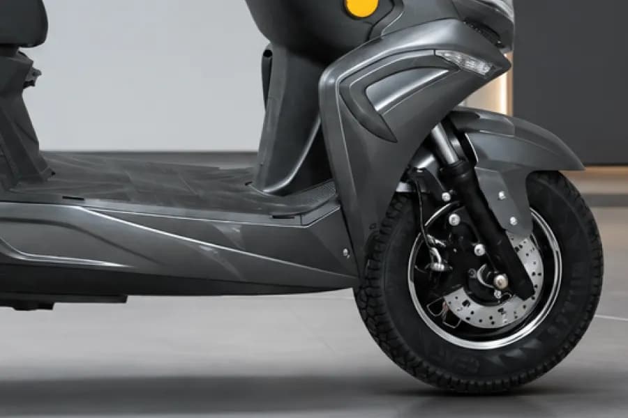 Hop Leo Front Wheel View