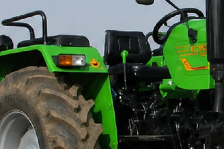 Indo Farm 3055 NV Plus Driver Seat View
