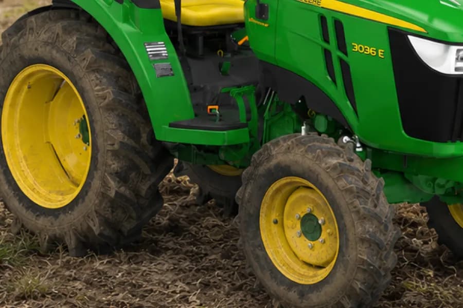John Deere 3036 E Wheel View