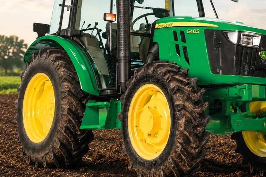 John Deere 5405 PowerTech Wheel View