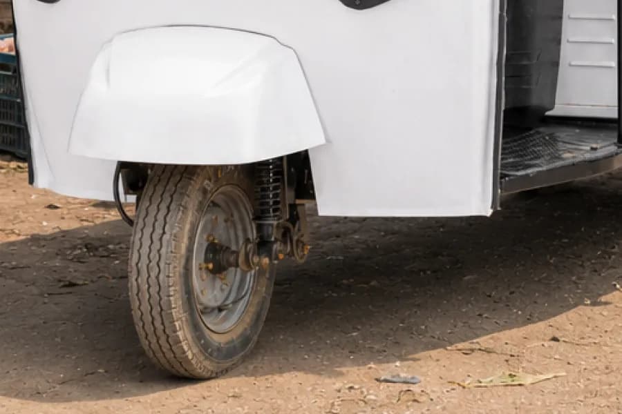 Kinetic Green Safar Jumbo Ranger Front Wheel View