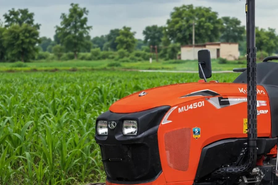 Kubota MU 4501 Headlight View