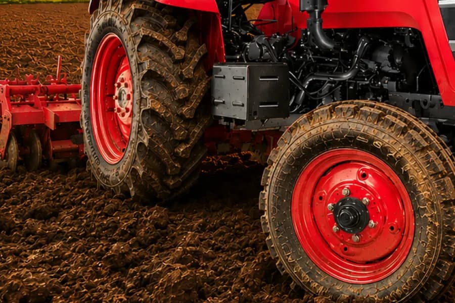Mahindra 585 Yuvo Tech Plus Wheel View