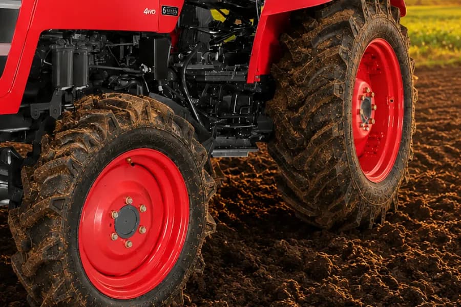 Mahindra 585 Yuvo Tech Plus Clutch Paddle View