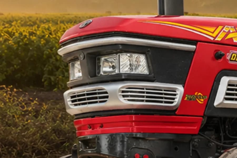 Mahindra Arjun 605 DI i Headlight View