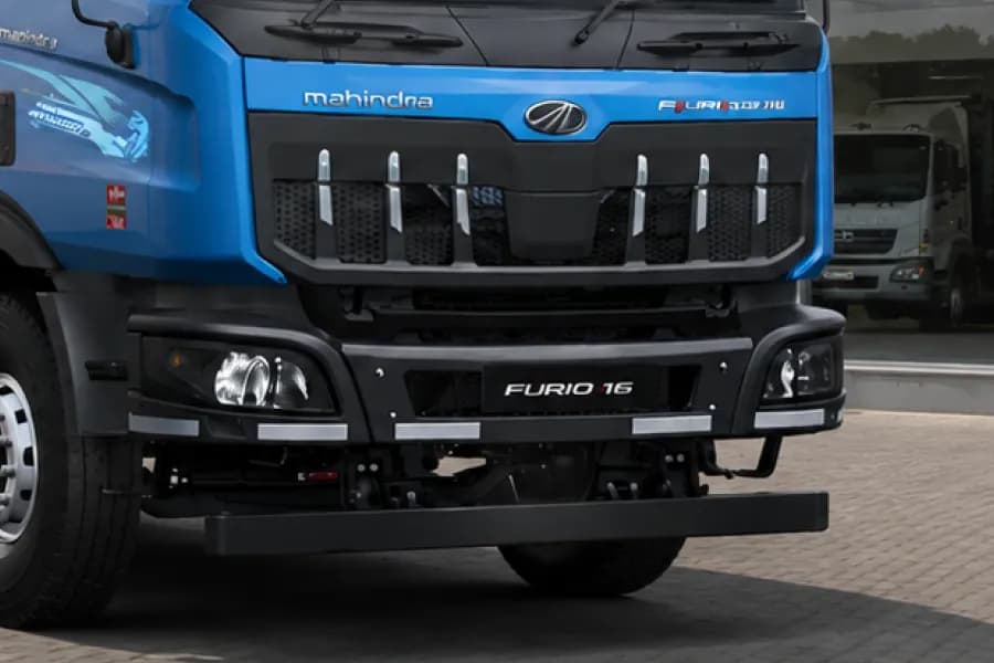 Mahindra Blazo i TRK 35 Lift Axle Bumper & Headlight View