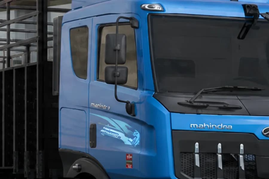 Mahindra Blazo i TRK 35 Lift Axle Driver Seat View
