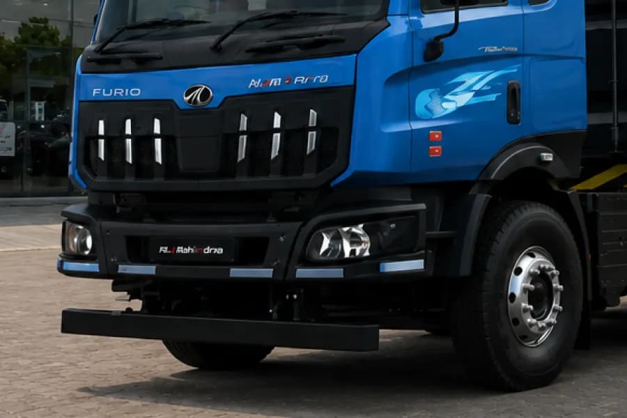 Mahindra Blazo i TRK 40 4X2 Front Grille and Bumper View