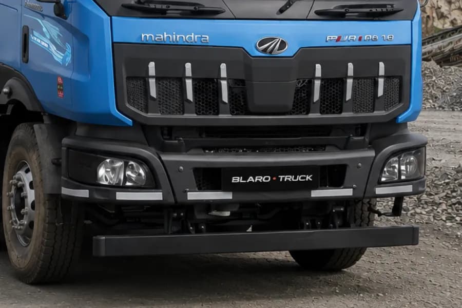 Mahindra Blazo i TRK 42 Bumper & Headlight View
