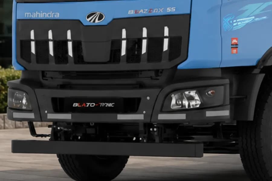 Mahindra Blazo i TRK 55 6X4 Front Bumper and Headlights View
