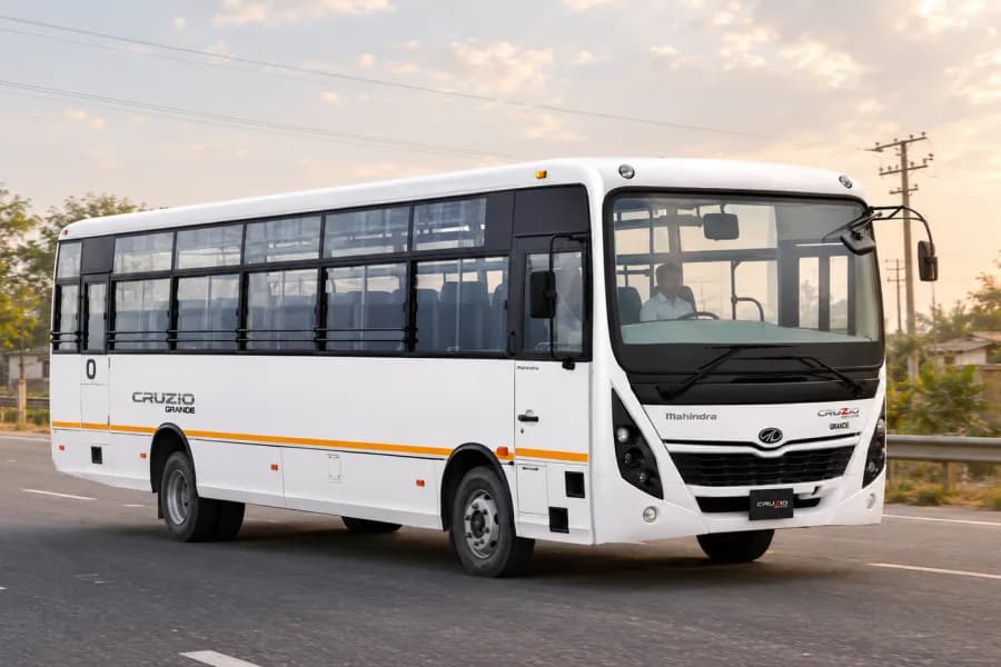 Mahindra Cruzio Grande Staff Image