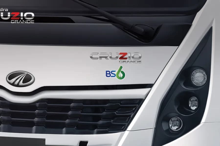 Mahindra Cruzio Grande Staff front grille and headlamp View