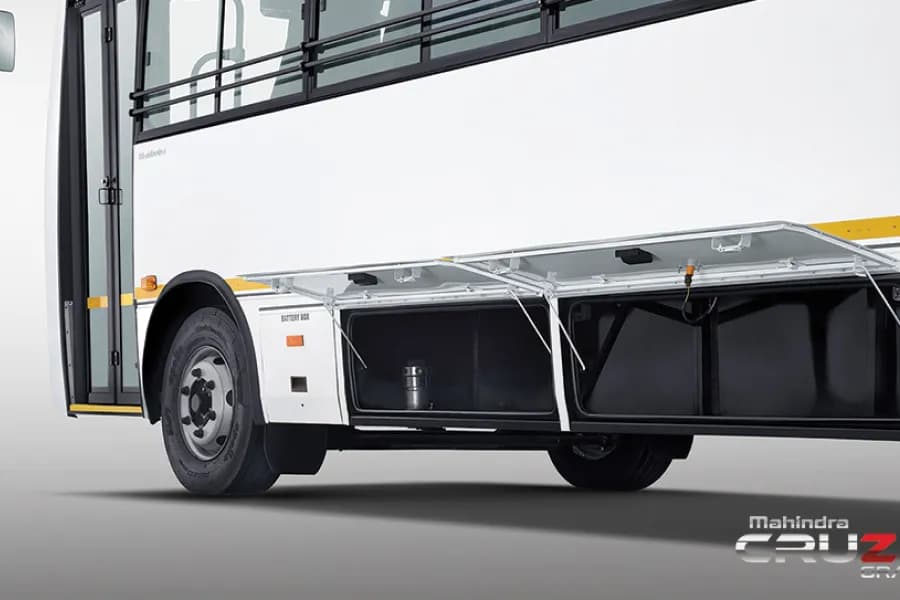 Mahindra Cruzio Grande Staff luggage storage View