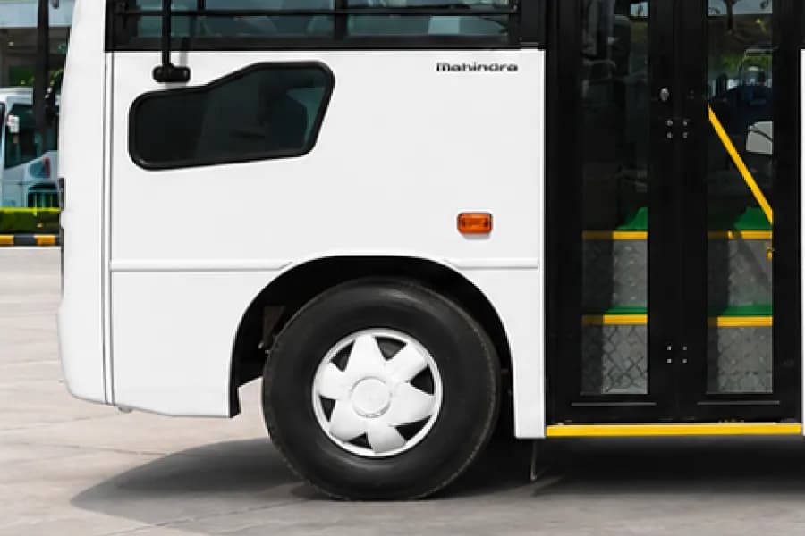 Mahindra Cruzio Staff Front Wheel View