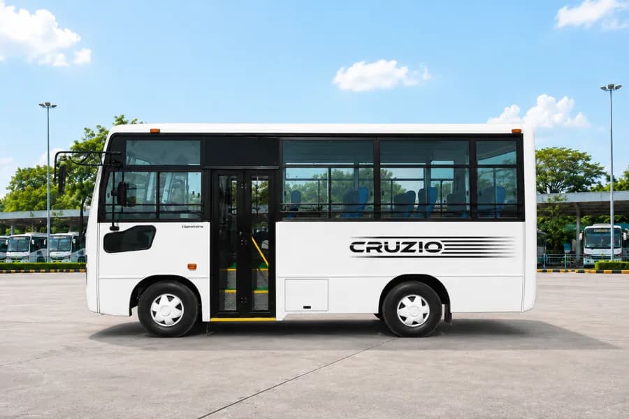 Mahindra Cruzio Staff Side View