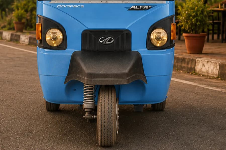 Mahindra E Alfa Plus Wheels & Headlight View