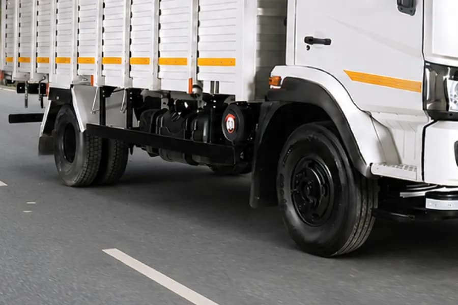 Mahindra Furio 10 Tyres View