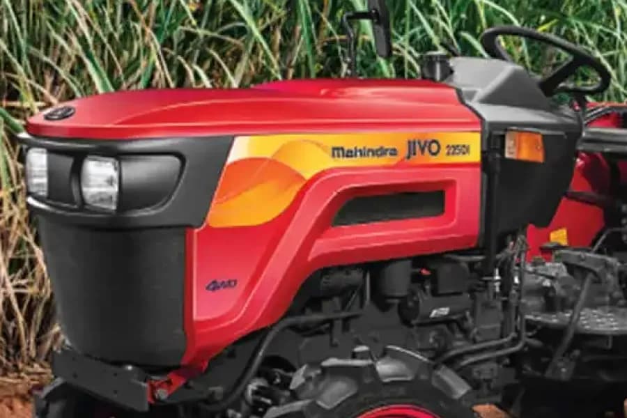 Mahindra Jivo 225 DI NT Headlight View
