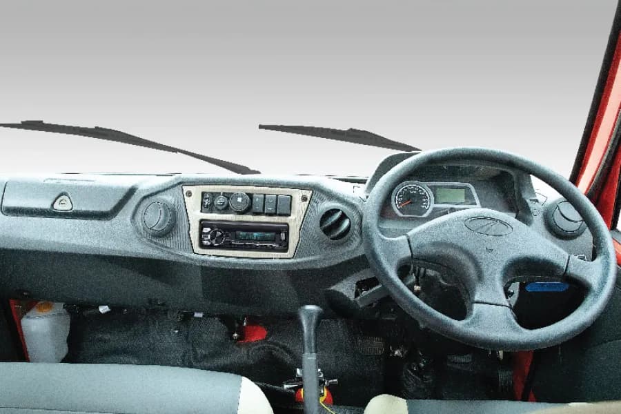 Mahindra Loadking Optimo DSD AC and Music System View