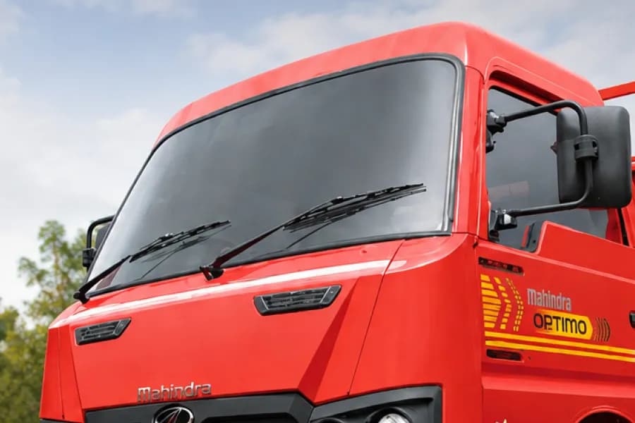Mahindra Loadking Optimo HSD Windshield View