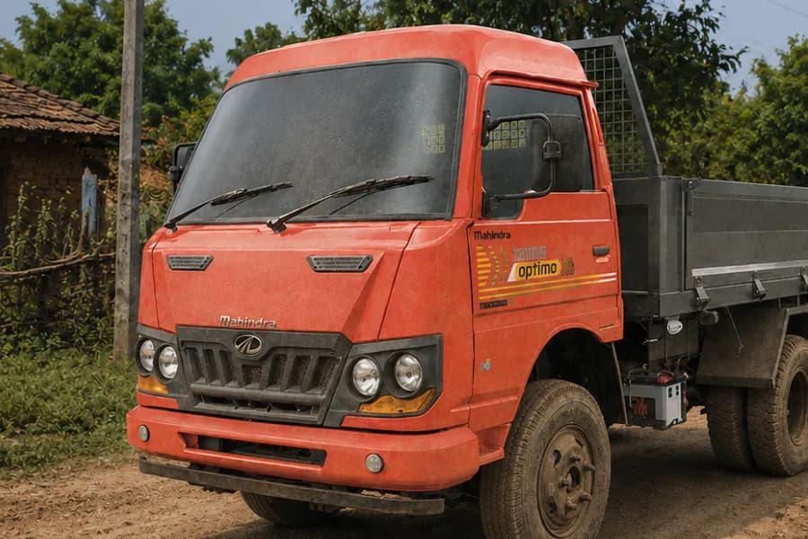 Mahindra Loadking Optimo Tipper Cabin View
