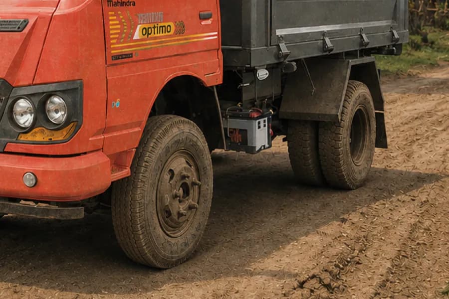 Mahindra Loadking Optimo Tipper Tyres View