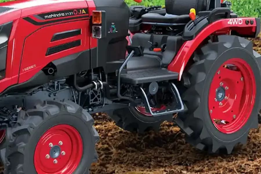 Mahindra OJA 2121 Wheel View