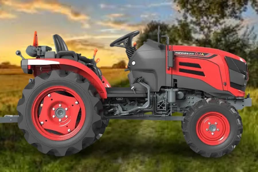Mahindra OJA 2121 Right Side View