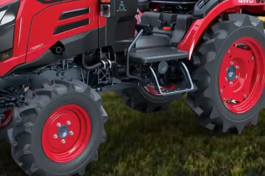 Mahindra OJA 2124 Wheel View
