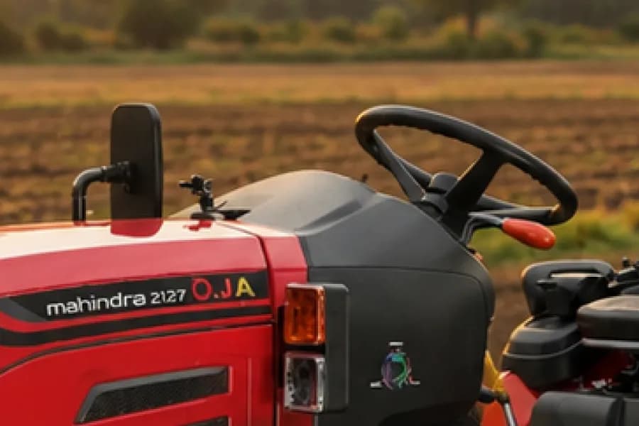 Mahindra OJA 2127 Steering View