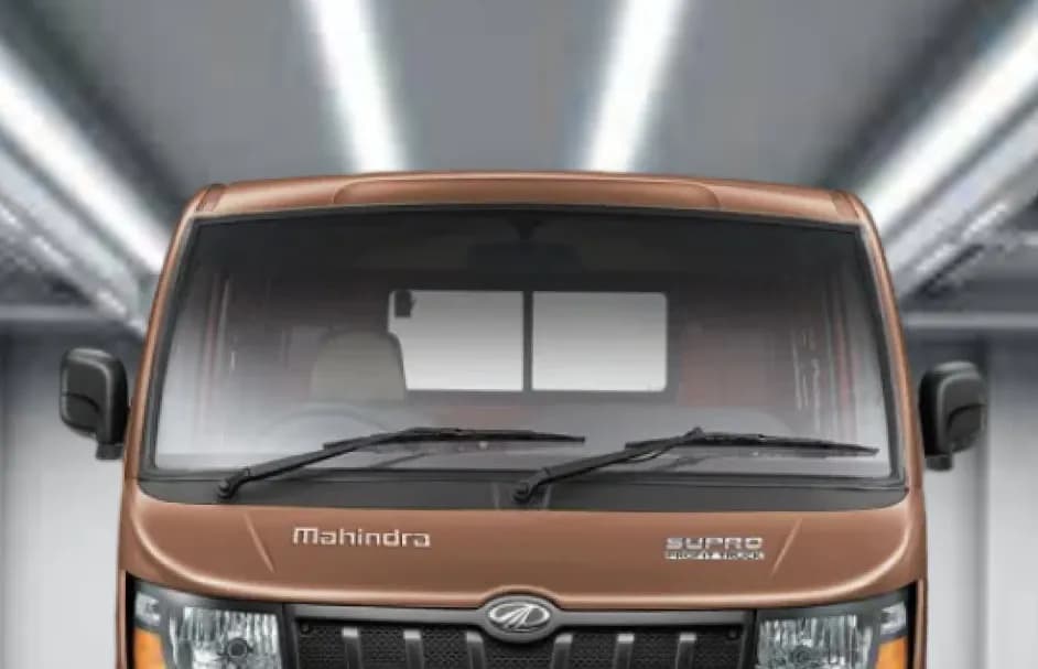 Mahindra Supro Maxi Windshield Mirror View
