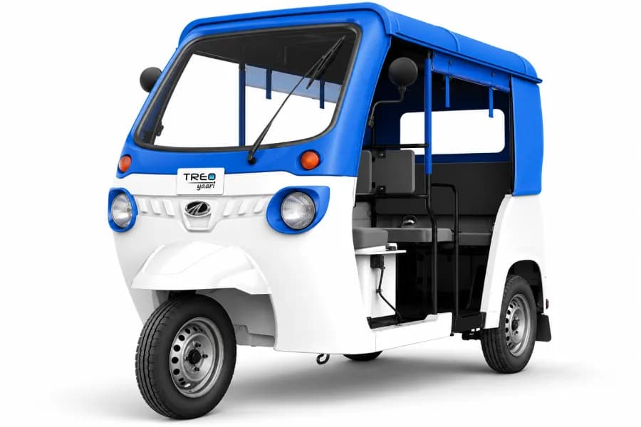 Mahindra Treo Yaari Blue color