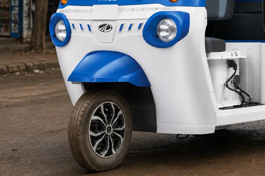 Mahindra Treo Wheels & Headlight View