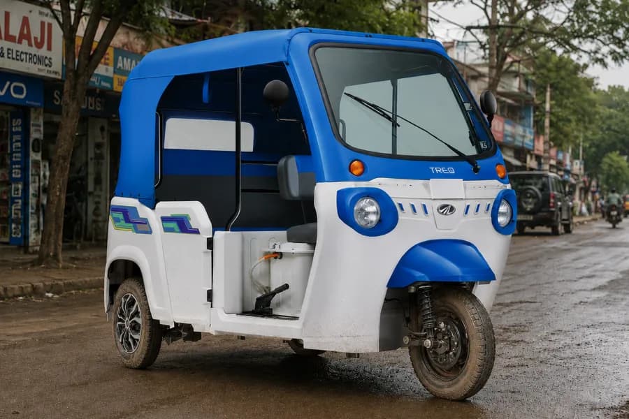 Mahindra Treo Front View