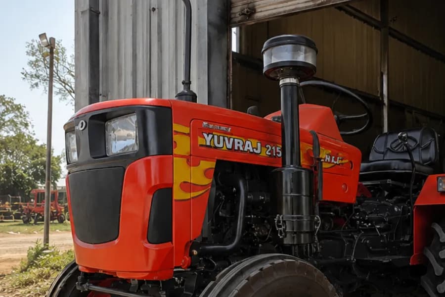 Mahindra Yuvraj 215 NXT Headlight View