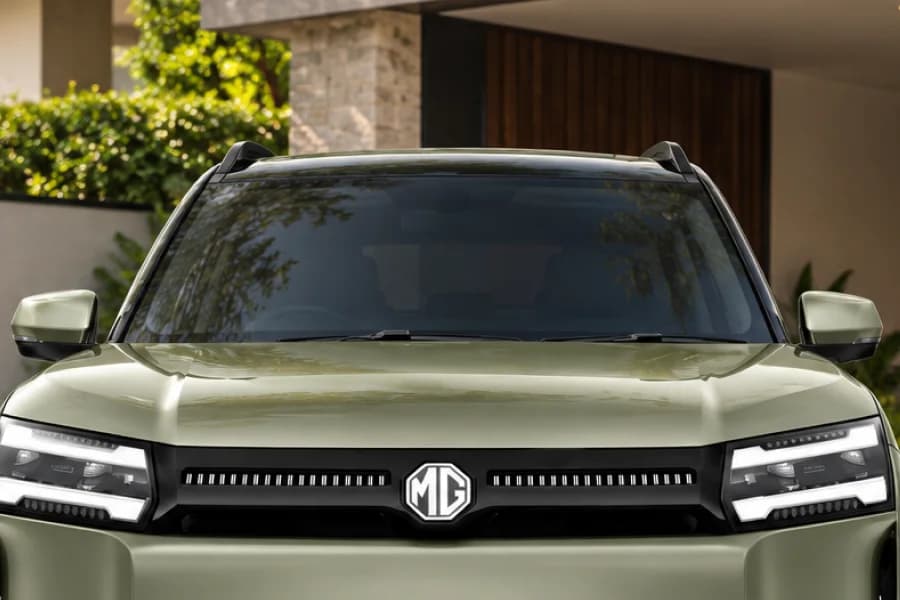 MG Hector Tomahawk EV Windshield View