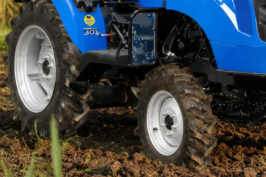 New Holland Blue Series Simba 30 Wheel View