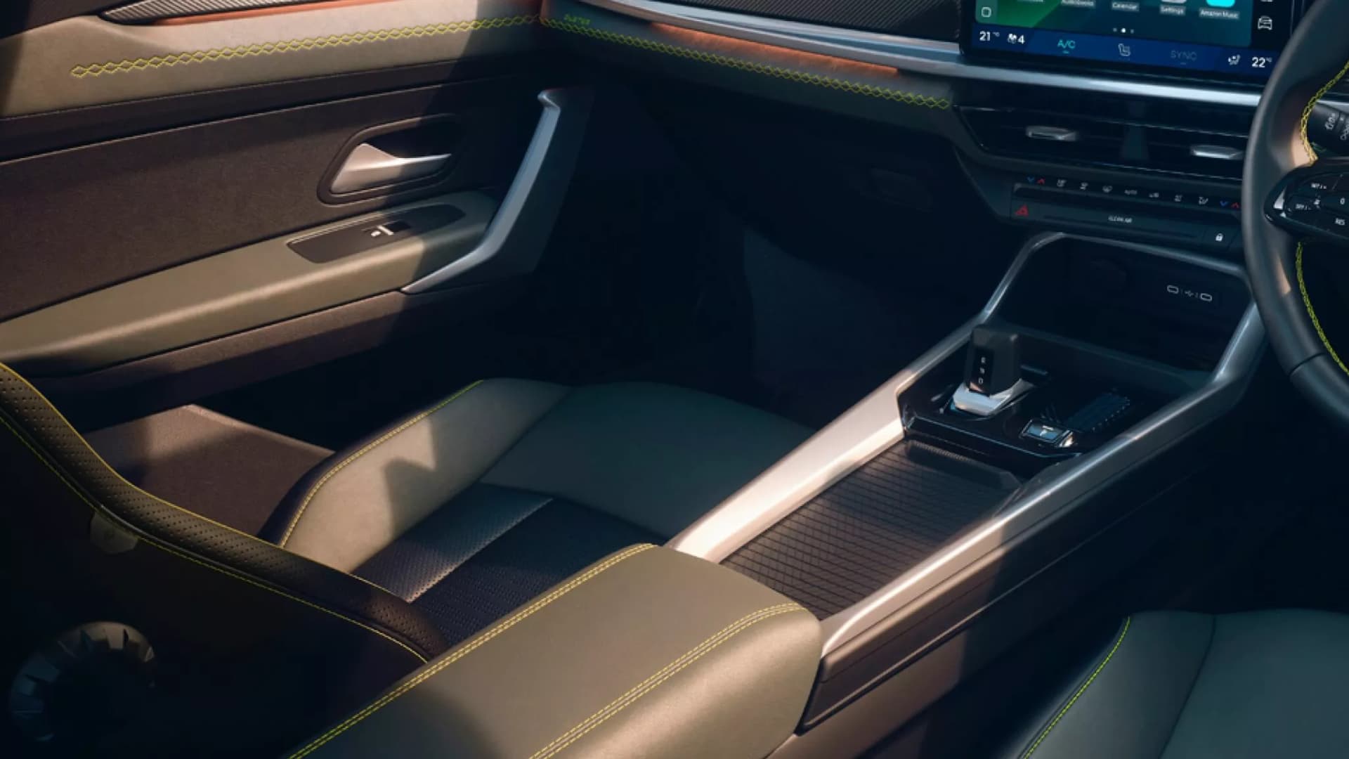 Renault Duster Storage Volume With High Console View