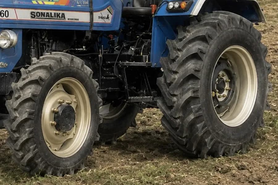 Sonalika DI 60 Sikander DLX TP 4WD Tyres View