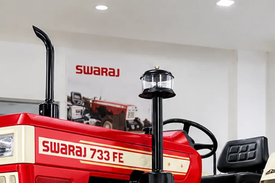 Swaraj 733 FE Silencer and Air Cleaner View
